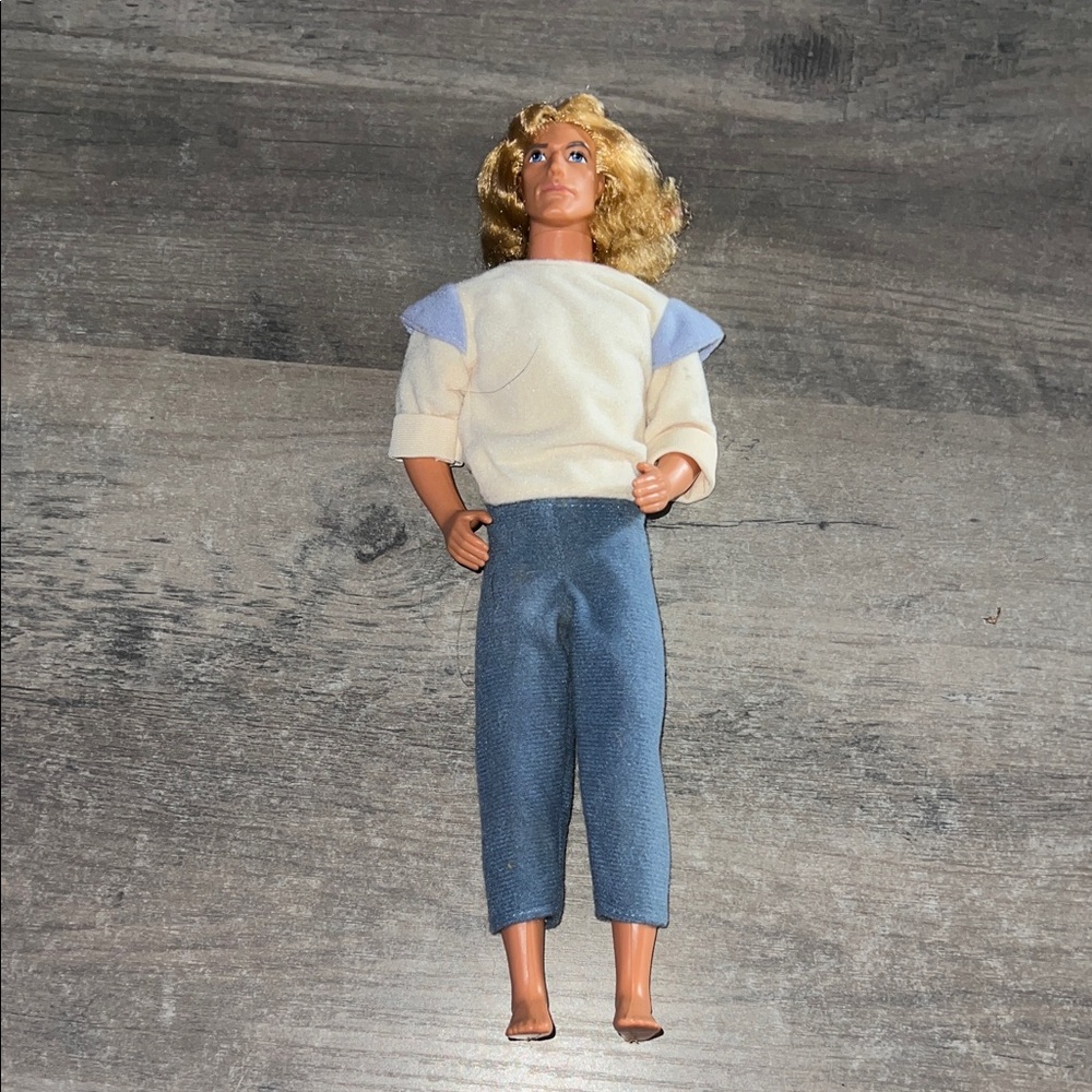 vintage 1995 Mattel Disney Pocahontas Sun Colors John Smith doll.